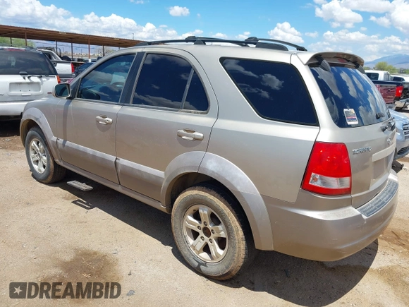 2004 Kia Sorento LX z VIN KNDJD733445286113, wystawiony jako IAAI lot #42365539 z przebiegiem 179 013 mil mil oraz . Historia ofert i sprzedaży dostępna na DreamBid. Obrazek 3.
