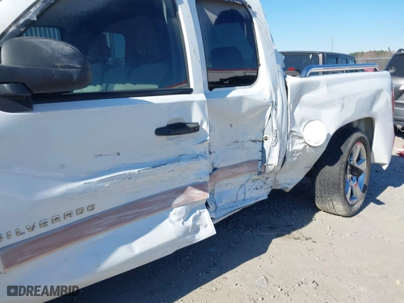 2007 Chevrolet Silverado 1500 LT w/1LT with VIN 1GCEC19J57Z502572, listed as a IAAI auction lot 36419017 with 408,345 mi miles. Bid and sale history available at carsss.com. Image 6.