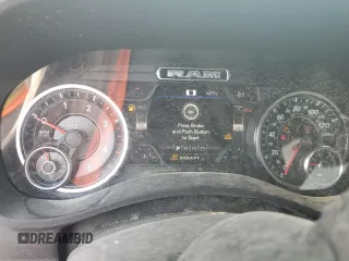 2020 Ram 2500 Laramie z VIN 3C6UR5FL1LG235410, wystawiony jako Copart lot #47436045 z przebiegiem 58 671 mil mil oraz Szkoda całkowita • Salvage title. Historia ofert i sprzedaży dostępna na DreamBid. Obrazek 9.