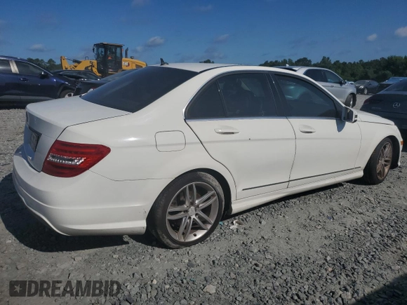 2013 Mercedes-Benz C 250 Sport с VIN WDDGF4HB3DA772525, выставлен на аукционе Copart как лот 64951505 с пробегом 194 281 миль миль и Чистый • Clean title. История ставок и продаж доступна на DreamBid. Изображение 3.