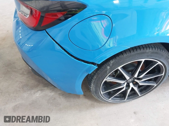 2022 Toyota 86 z VIN JF1ZNBC11N8756315, wystawiony jako IAAI lot #41431453 z przebiegiem 30 560 mil mil oraz . Historia ofert i sprzedaży dostępna na DreamBid. Obrazek 19.