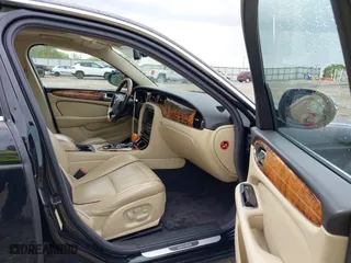 2007 Jaguar XJ Vanden Plas with VIN SAJWA82B87SH12375, listed as a IAAI auction lot 42108022 with 117,036 mi miles. Bid and sale history available at carsss.com. Image 5.