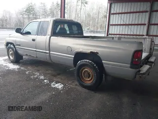2000 Dodge 2500 with VIN 1B7KC2361YJ127325, listed as a IAAI auction lot 41981547 with 165,410 mi miles. Bid and sale history available at carsss.com. Image 3.