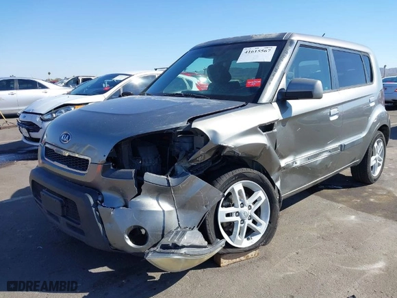2010 Kia Soul ! with VIN KNDJT2A23A7094729, listed as a IAAI auction lot 41615567 with 159,419 mi miles. Bid and sale history available at carsss.com. Image 6.