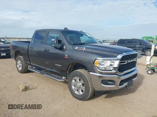 2024 Ram 2500 Big Horn with VIN 3C6UR5DL9RG233089, listed as a IAAI auction lot 42646152 with 39,640 mi miles and . Bid and sale history available at DreamBid. Image 1.