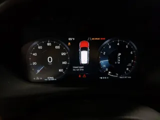 2016 Volvo XC90 T6 Momentum z VIN YV4A22PK1G1027971, wystawiony jako Copart lot #56452485 z przebiegiem 87 940 mil mil oraz Szkoda całkowita • Salvage title. Historia ofert i sprzedaży dostępna na DreamBid. Obrazek 9.