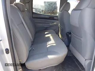 2012 Toyota Tacoma PreRunner z VIN 3TMJU4GN9CM131642, wystawiony jako IAAI lot #42208133 z przebiegiem 160 704 mil mil oraz . Historia ofert i sprzedaży dostępna na DreamBid. Obrazek 8.