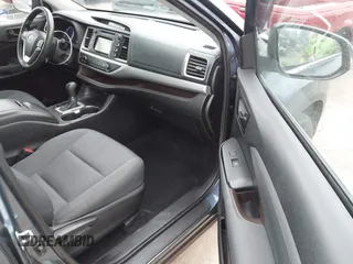 2019 Toyota Highlander LE z VIN 5TDZARFH2KS051554, wystawiony jako IAAI lot #42185481 z przebiegiem 206 754 mil mil oraz . Historia ofert i sprzedaży dostępna na DreamBid. Obrazek 5.