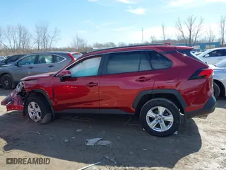 2021 Toyota RAV4 XLE with VIN 2T3P1RFVXMW182553, listed as a IAAI auction lot 41813642 with 37,722 mi miles. Bid and sale history available at carsss.com. Image 14.