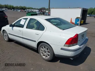 2004 Volvo S60 с VIN YV1RS59V442339653, выставлен на аукционе IAAI как лот 42368628 с пробегом 154 928 миль миль и . История ставок и продаж доступна на DreamBid. Изображение 3.