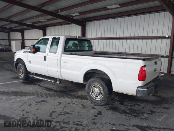 2013 Ford F-250 XL with VIN 1FT7X2BT8DEA72909, listed as a IAAI auction lot 40424932 with 392,409 mi miles and . Bid and sale history available at DreamBid. Image 3.
