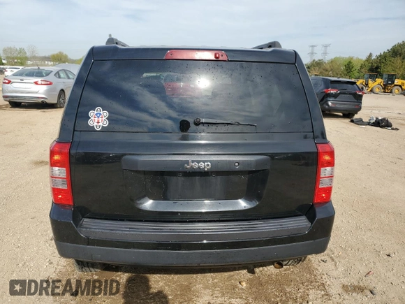 2014 Jeep Patriot Sport z VIN 1C4NJPBA6ED574930, wystawiony jako Copart lot #55684595 z przebiegiem 101 772 mil mil oraz Szkoda całkowita • Salvage title. Historia ofert i sprzedaży dostępna na DreamBid. Obrazek 6.
