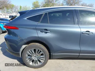 2022 Toyota Venza LE with VIN JTEAAAAH1NJ117577, listed as a IAAI auction lot 41803675 with 34,562 mi miles. Bid and sale history available at carsss.com. Image 20.