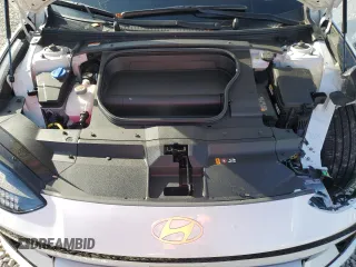 2024 Hyundai IONIQ 6 SE with VIN KMHM24AA1RA072726, listed as a Copart auction lot 84962244 with 6,133 mi miles and Salvage Title. Bid and sale history available at carsss.com. Image 11.
