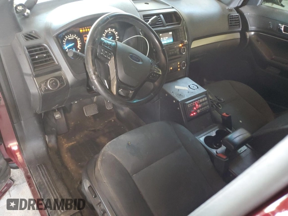 2017 Ford Police Interceptor Utility z VIN 1FM5K8AR4HGB15954, wystawiony jako Copart lot #61997335 z przebiegiem 98 412 mil mil oraz Szkoda całkowita • Salvage title. Historia ofert i sprzedaży dostępna na DreamBid. Obrazek 8.