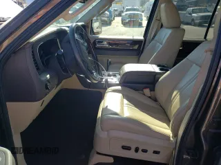 2016 Lincoln Navigator Reserve with VIN 5LMJJ2LT5GEL07236, listed as a Copart auction lot 46945745 with 25,431 mi miles and Salvage title. Bid and sale history available at DreamBid. Image 7.