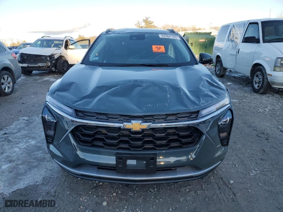 2025 Chevrolet Trax LT with VIN KL77LHEP7SC134691, listed as a Copart auction lot 43384165 with 127 mi miles and Salvage Title. Bid and sale history available at carsss.com. Image 5.