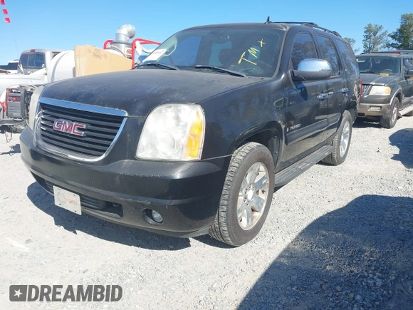 2008 GMC Yukon SLT w/4SB with VIN 1GKFC13058R146926, listed as a IAAI auction lot 41855642 with 207,257 mi miles. Bid and sale history available at carsss.com. Image 2.