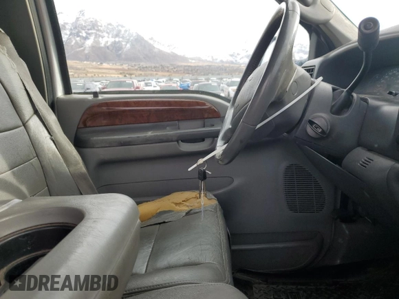 2003 Ford F-350 XL with VIN 1FTSX31P83ED38187, listed as a Copart auction lot 44034145 with 363,297 mi miles and Salvage Title. Bid and sale history available at DreamBid. Image 7.