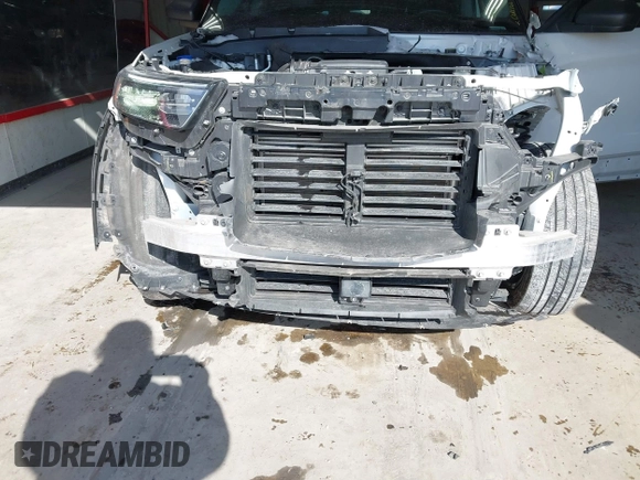 2023 Ford Explorer XLT with VIN 1FMSK8DH2PGB30764, listed as a IAAI auction lot 41608272 with 33,952 mi miles. Bid and sale history available at carsss.com. Image 6.