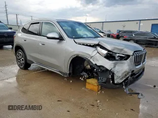 2024 BMW X1 xDrive28i с VIN WBX73EF07R5Z37604, выставлен на аукционе Copart как лот 55157395 с пробегом 9 531 миль миль и Списание • Salvage title. История ставок и продаж доступна на DreamBid. Изображение 4.