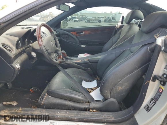2003 Mercedes-Benz SL 500 z VIN WDBSK75F03F013100, wystawiony jako Copart lot #51124485 z przebiegiem Nie podano mil oraz Czysty tytuł • Clean title. Historia ofert i sprzedaży dostępna na DreamBid. Obrazek 7.