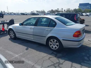 2002 BMW 3 Series 325i with VIN WBAET37492NG83135, listed as a IAAI auction lot 42028502 with 184,216 mi miles. Bid and sale history available at carsss.com. Image 14.