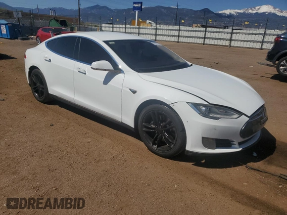 2013 Tesla Model S with VIN 5YJSA1AG3DFP11108, listed as a Copart auction lot 56247045 with 159,703 mi miles and Clean title. Bid and sale history available at DreamBid. Image 4.
