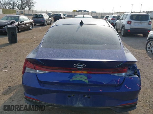 2022 Hyundai Elantra SEL z VIN KMHLN4AG9NU337327, wystawiony jako IAAI lot #41988122 z przebiegiem 63 137 mil mil oraz . Historia ofert i sprzedaży dostępna na DreamBid. Obrazek 17.