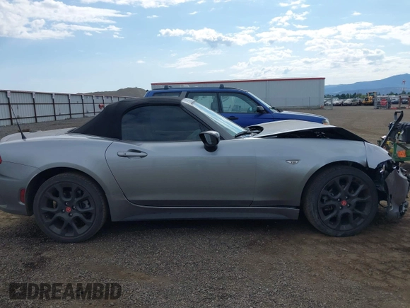 2017 FIAT 124 Spider Classica with VIN JC1NFAEK7H0125106, listed as a IAAI auction lot 42387215 with 36,334 mi miles and . Bid and sale history available at DreamBid. Image 12.