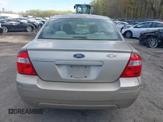 2005 Ford Five Hundred SE z VIN 1FAFP23115G121341, wystawiony jako IAAI lot #42027397 z przebiegiem 110 851 mil mil oraz . Historia ofert i sprzedaży dostępna na DreamBid. Obrazek 17.