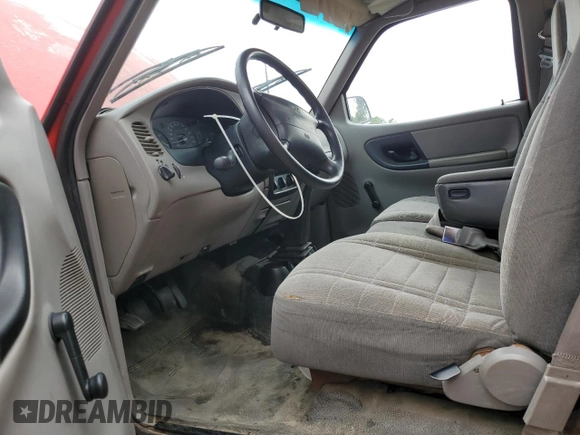 1996 Ford Ranger XL z VIN 1FTCR10A6TPB24531, wystawiony jako Copart lot #51973615 z przebiegiem 140 392 mil mil oraz Szkoda całkowita • Salvage title. Historia ofert i sprzedaży dostępna na DreamBid. Obrazek 7.
