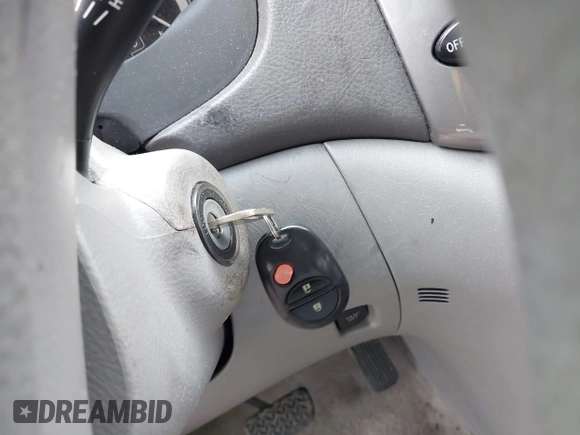 2008 Toyota Sienna CE z VIN 5TDZK23C88S196667, wystawiony jako IAAI lot #41965627 z przebiegiem 147 020 mil mil oraz . Historia ofert i sprzedaży dostępna na DreamBid. Obrazek 11.