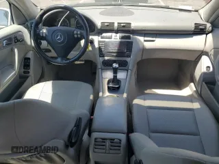 2006 Mercedes-Benz C 230 Sport z VIN WDBRF52H86A868643, wystawiony jako Copart lot #57884775 z przebiegiem 75 011 mil mil oraz Czysty tytuł • Clean title. Historia ofert i sprzedaży dostępna na DreamBid. Obrazek 8.