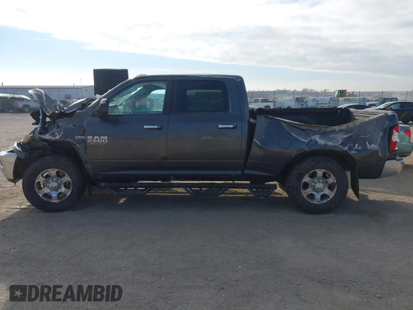 2018 Ram 2500 Big Horn with VIN 3C6UR5DJ8JG283615, listed as a IAAI auction lot 41276125 with 72,740 mi miles. Bid and sale history available at carsss.com. Image 15.