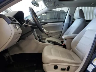 2019 Volkswagen Passat Wolfsburg Edition z VIN 1VWLA7A30KC009324, wystawiony jako Copart lot #56304615 z przebiegiem 77 480 mil mil oraz Szkoda całkowita • Salvage title. Historia ofert i sprzedaży dostępna na DreamBid. Obrazek 7.