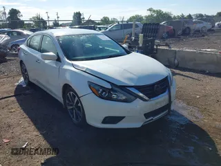 2017 Nissan Altima SV z VIN 1N4AL3AP0HC125959, wystawiony jako IAAI lot #42176500 z przebiegiem 146 838 mil mil oraz . Historia ofert i sprzedaży dostępna na DreamBid. Obrazek 6.