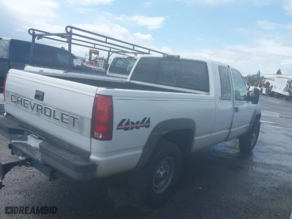 1996 Chevrolet C/K 2500 with VIN 1GCGK29R7TE237856, listed as a IAAI auction lot 41916252 with 213,506 mi miles. Bid and sale history available at carsss.com. Image 4.