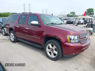 2008 Chevrolet Suburban LTZ z VIN 3GNFK16368G204571, wystawiony jako IAAI lot #42409971 z przebiegiem 196 180 mil mil oraz . Historia ofert i sprzedaży dostępna na DreamBid. Obrazek 1.