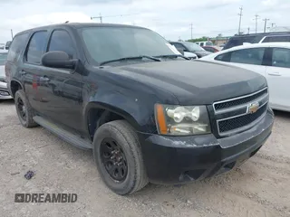 2009 Chevrolet Tahoe Police z VIN 1GNEC03069R247080, wystawiony jako IAAI lot #42102330 z przebiegiem 186 824 mil mil oraz . Historia ofert i sprzedaży dostępna na DreamBid. Obrazek 1.