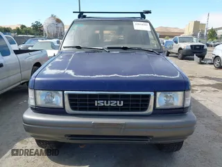 1996 Isuzu Trooper with VIN JACDJ58V9T7918352, listed as a IAAI auction lot 42834262 with 177,888 mi miles and . Bid and sale history available at DreamBid. Image 6.