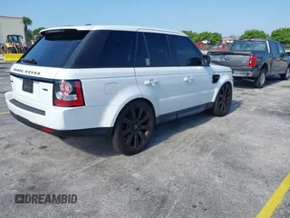 2013 Land Rover Range Rover Sport HSE z VIN SALSF2D42DA809718, wystawiony jako IAAI lot #42335912 z przebiegiem 153 297 mil mil oraz . Historia ofert i sprzedaży dostępna na DreamBid. Obrazek 4.