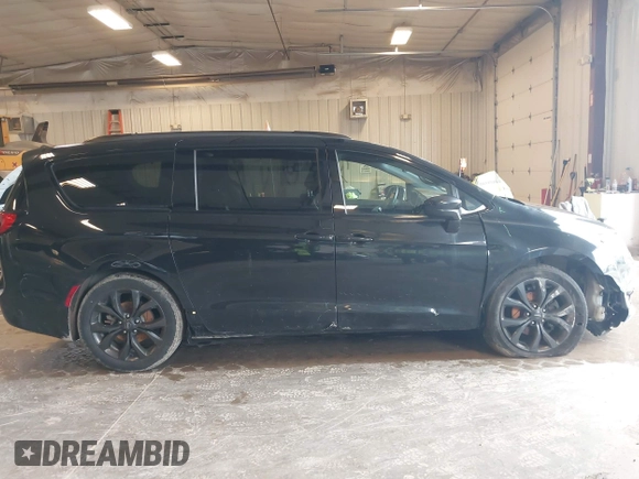 2018 Chrysler Pacifica Touring L z VIN 2C4RC1BG8JR260538, wystawiony jako IAAI lot #42069926 z przebiegiem 167 328 mil mil oraz . Historia ofert i sprzedaży dostępna na DreamBid. Obrazek 14.