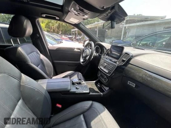 2017 Mercedes-Benz GLS 450 with VIN 4JGDF6EE4HA953223, listed as a Copart auction lot 62134035 with 67,209 mi miles and Clean title. Bid and sale history available at DreamBid. Image 5.