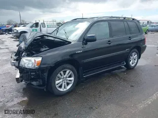 2006 Toyota Highlander Hybrid with VIN JTEDW21A660011575, listed as a IAAI auction lot 41799387 with 177,209 mi miles. Bid and sale history available at carsss.com. Image 2.