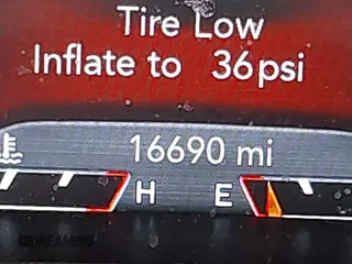 2023 Jeep Cherokee Altitude Lux z VIN 1C4PJMMB9PD101541, wystawiony jako IAAI lot #41904235 z przebiegiem 16 690 mil mil oraz . Historia ofert i sprzedaży dostępna na DreamBid. Obrazek 15.