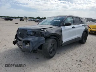 2022 Ford Police Interceptor Utility z VIN 1FM5K8AB2NGA57924, wystawiony jako Copart lot #53708725 z przebiegiem 19 582 mil mil oraz Szkody całkowita. Historia ofert i sprzedaży dostępna na DreamBid. Obrazek 1.