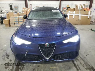 2017 Alfa Romeo Giulia Ti z VIN ZARFAECN6H7543339, wystawiony jako Copart lot #47017935 z przebiegiem 97 435 mil mil oraz Szkody całkowita. Historia ofert i sprzedaży dostępna na DreamBid. Obrazek 5.