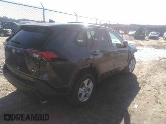 2021 Toyota RAV4 XLE with VIN 2T3W1RFV7MW114464, listed as a IAAI auction lot 40961039 with 41,922 mi miles. Bid and sale history available at carsss.com. Image 4.