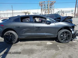 2024 Jaguar I-Pace R-Dynamic HSE z VIN SADHM2S10R1632727, wystawiony jako IAAI lot #41670704 z przebiegiem 4110 mil mil oraz . Historia ofert i sprzedaży dostępna na DreamBid. Obrazek 13.